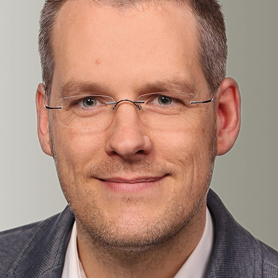Dr.  Lars Dietrich